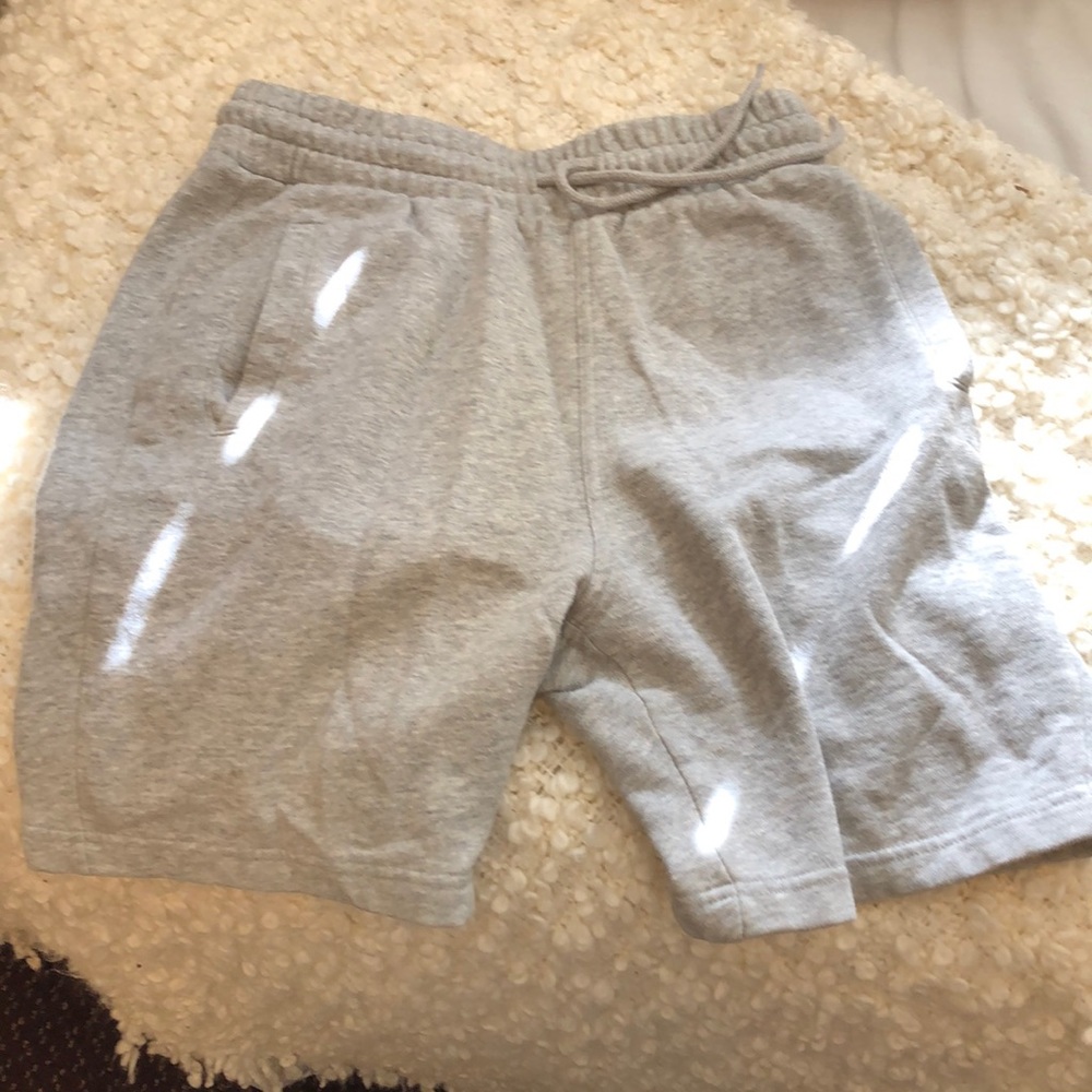 H&M Mens sweatpants in size Extra Small. Fits like a woman’s size small